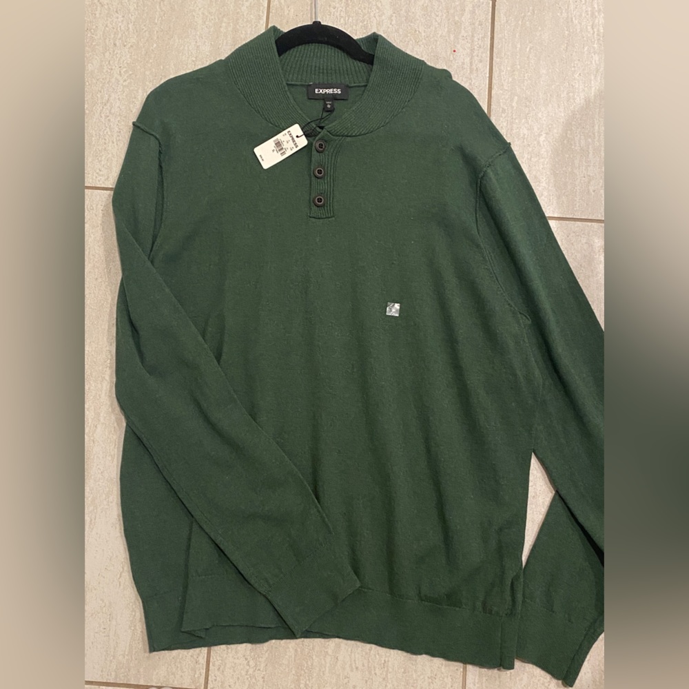 Mens dark green. Light weight sweater. Never worn.